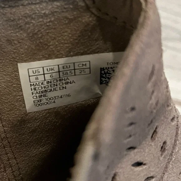 TOMS Majorca Perforated Suede Bootie, Sz 8 - Picture 14 of 14